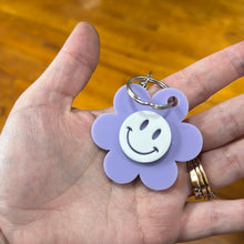 Load image into Gallery viewer, Daisy Keychain