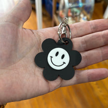Load image into Gallery viewer, Daisy Keychain
