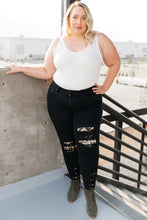 Load image into Gallery viewer, Into The Wild Distressed Skinny Jeans Judy blue