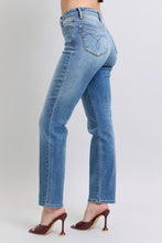 Load image into Gallery viewer, Judy Blue Full Size Run Vintage Wash Thermal Straight Jeans
