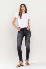Load image into Gallery viewer, Lovervet Raw Hem Cropped Skinny Jeans
