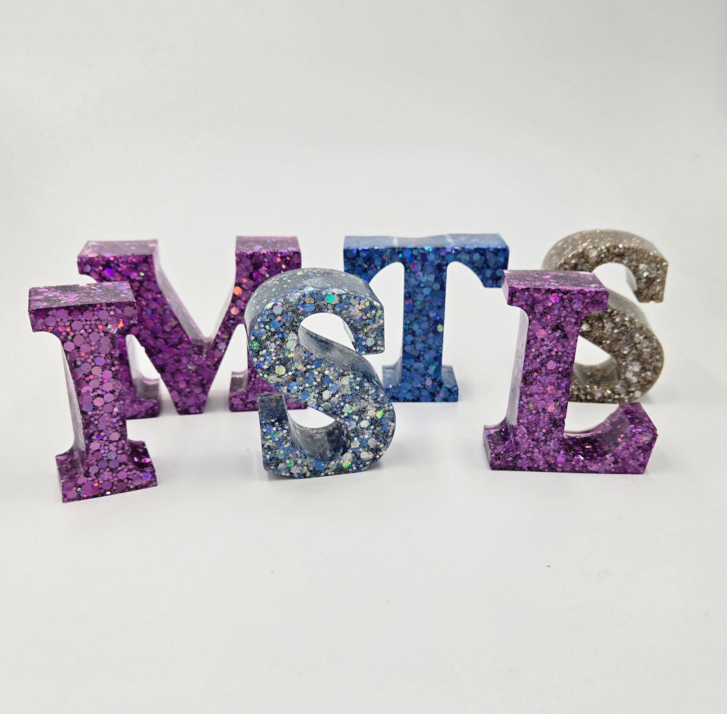 Resin letters