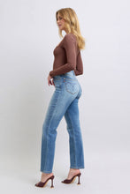 Load image into Gallery viewer, Judy Blue Full Size Run Vintage Wash Thermal Straight Jeans
