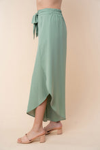Load image into Gallery viewer, White Birch High Waisted Woven Pants

