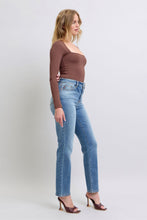 Load image into Gallery viewer, Judy Blue Full Size Run Vintage Wash Thermal Straight Jeans
