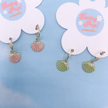 Load image into Gallery viewer, Summer Shell earrings
