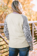 Load image into Gallery viewer, Plus Size Mixed Print Raglan Sleeve Round Neck Top
