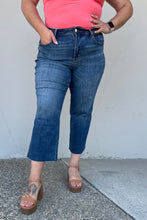 Load image into Gallery viewer, Judy Blue Renee Full Size Medium Wash Wide Leg Cropped Jeans

