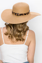 Load image into Gallery viewer, Justin Taylor Printed Belt Sunhat in Beige
