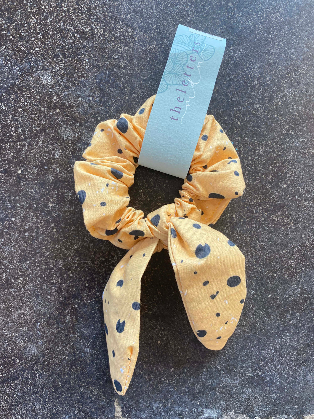 Black Eyed Susan Scrunchie
