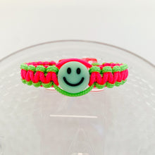 Load image into Gallery viewer, Smiley Face Paracord Bracelet
