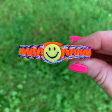 Load image into Gallery viewer, Smiley Face Paracord Bracelet
