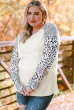 Load image into Gallery viewer, Plus Size Mixed Print Raglan Sleeve Round Neck Top

