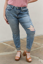 Load image into Gallery viewer, Judy Blue Macy Full Size Mid Rise Boyfriend Jeans
