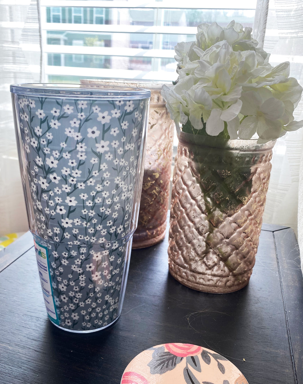Green Daisies 24 oz Tervis