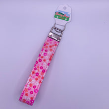 Load image into Gallery viewer, Flower Power Daisy Wristlet Keychain
